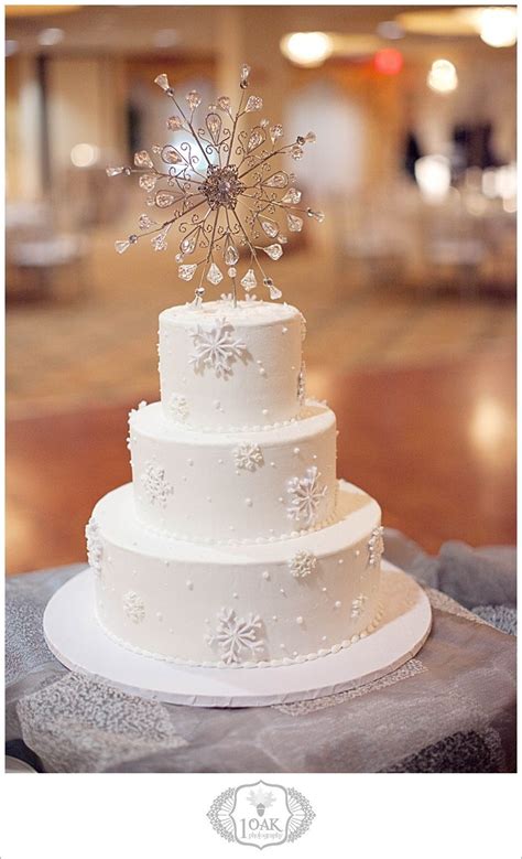Winter Wedding Cake Snowflake Dont Care For The Topper But Love The