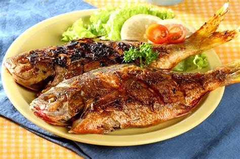 Ikan bakar jahe is the signature dish of acai ikan bakar. Makan Ikan Bakar Otak Lebih Cemerlang