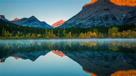 Montañas Reflejadas En Lago Al Atardecer Fondo De Pantalla 4k Hd Id4794