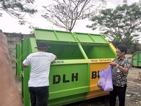 Produksi Sampah 4 Ton Perhari Pasar Sidomakmur Diberi Bak Kontainer