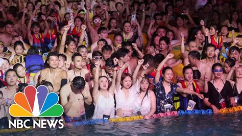 thousands attend wuhan pool party nbc news now youtube