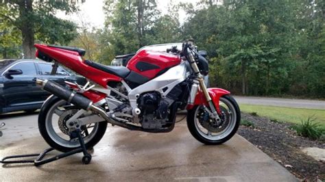 The 1999 yamaha yzf r offers 150 horsepower and is one of the most powerful bikes in its class. 1999 Yamaha R1 Street Fighter