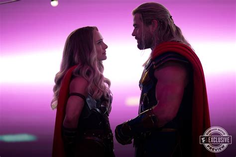 Natalie Portman And Chris Hemsworth In Thor Love And Thunder Thor