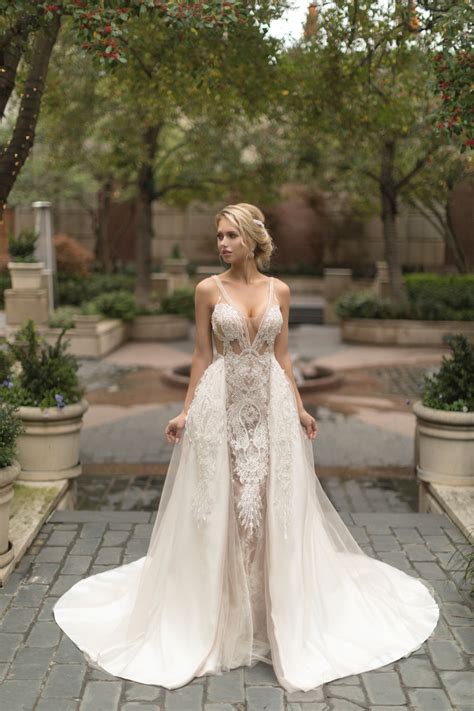Stunning Sophisticated And Sensual Wedding Dresses