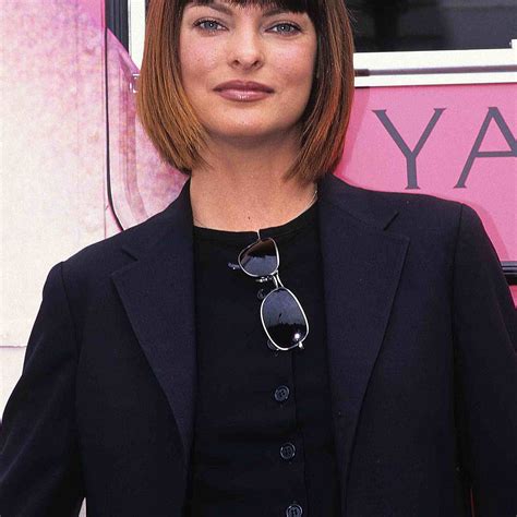 Linda Evangelista Hairstyles Her Hair Over The Years