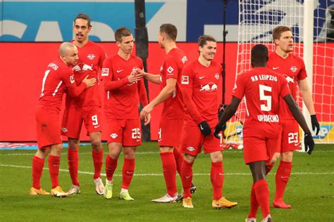 Get the latest rb leipzig news, scores, stats, standings, rumors, and more from espn. Trotz Corona: Darum dürfen die RB-Leipzig-Profis länger in ...