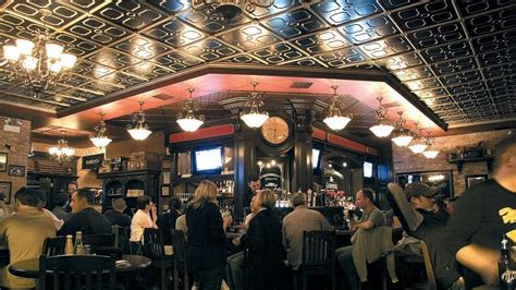 18 Best Irish Pubs In Chicago For Irish Beer And Whiskey