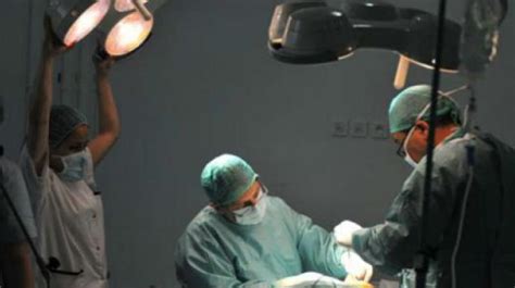 Surgeons Can Reduce Spread Of Infections By Operating Nude Study