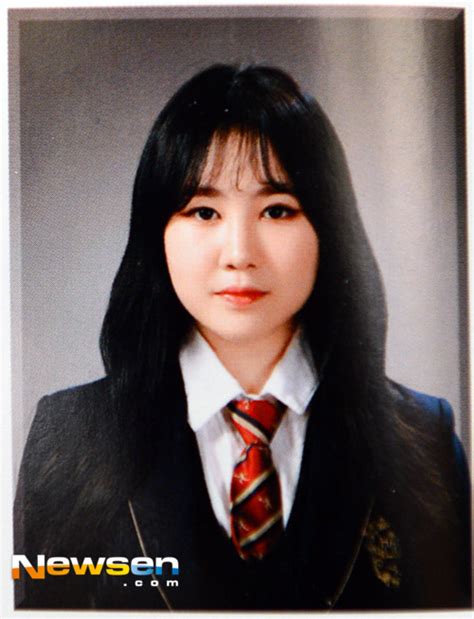 He is a member of the boy group astro and a former member o. 포토엔박지민, 갸름했던 졸업사진 미모~ - 손에 잡히는 뉴스 ...
