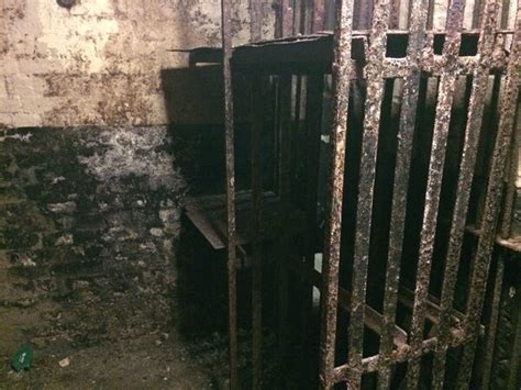 Hidden Cells Of Newgate Prison London England Atlas Obscura