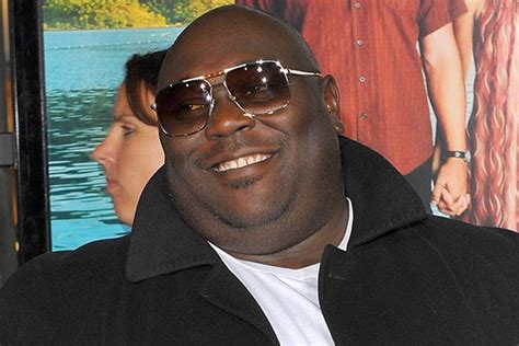 Couples Retreat Star Faizon Love Sues Universal For Reneging On
