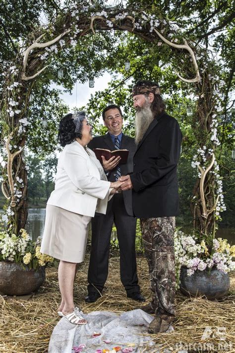 Pin By Erin Anglin On Crafts Duck Dynasty Duck Dynasty Wedding Miss