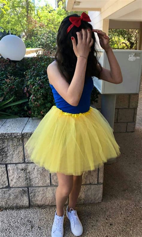 Snow White Diy Costume For Teenagers🍎 Instagram Ellasilverman11 Teenage Halloween Costumes