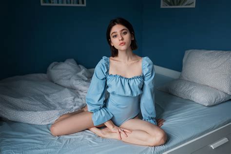 wallpaper model brunette looking at viewer gray eyes portrait bodysuit sitting in bed