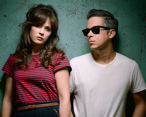 She And Him Annunciato Lalbum Natalizio “christmas Party” Deer Waves