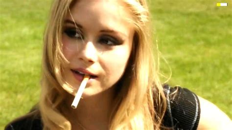 Erin Moriarty Smoking Cigarette 🚬 Youtube