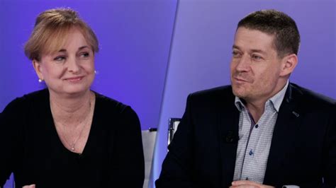 Mnozí se ptají, zda má jejich manželství šanci na úspěch, protože jejich povaha je naprosto rozdílná. Homosexuální manželství je věc lidské důstojnosti, zní z ...