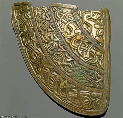 Anglo Saxon Staffordshire Hoard Revealed With 4000 Pieces Of Stunning