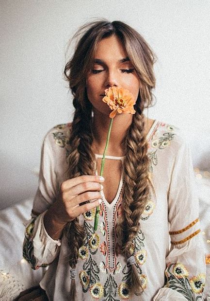 30 boho and hippie hairstyles for chill vibes all year long