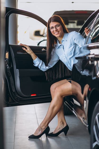 Free Photo Young Woman Sitting In Car