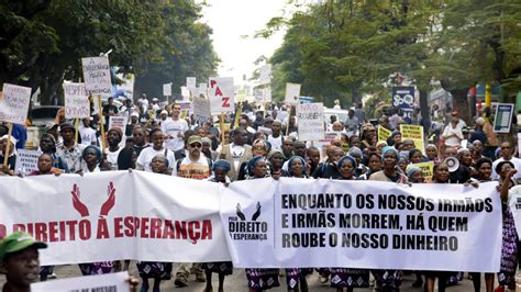 PÁgina Global Centenas De Pessoas Nas Ruas De Maputo Contra Situação Política E Económica Em