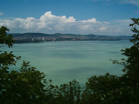 Hongaarse balatonmeer is de grootste binnenzee van europa | hotel, vakantiewoning, camping, huis, vakantie, wijnen, makelaar, tandarts, tips. Lake Balaton Creates Microclimate for Wine Making - Lake ...
