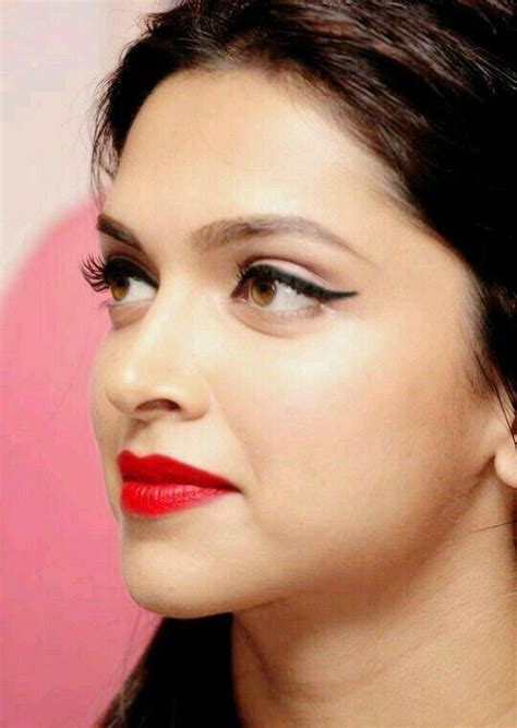pin by legolas on deepika deepika padukone style dipika padukone beautiful indian actress