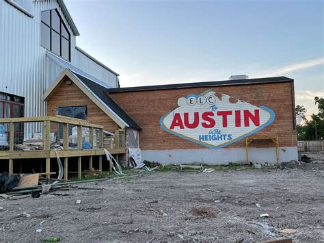 'Welcome to Austin' reads mural outside new Houston Heights bar