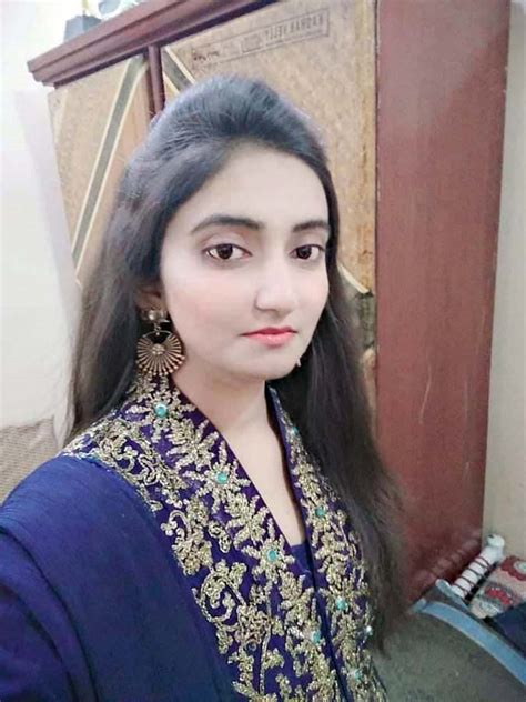 Beautiful Pakistani Horny Girl Selfie Photos Femalemms