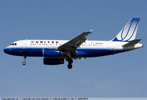Picture United Airlines Airbus A319 131 N808ua