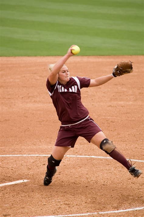 Pitching 3 Aggie Pitcher Megan Gibson Pitches Aandm To A Big Flickr