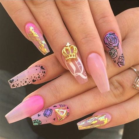 Malishka702 Nails The Finger With The Queen Nail Design ☺ Queen Nails Pop Art Nails Fashion