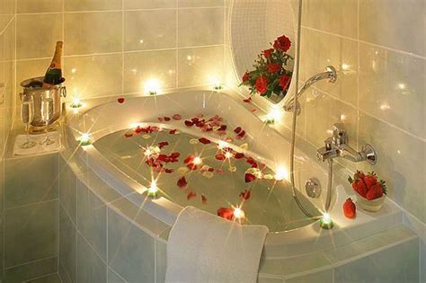 Bubble Bath With Candles Candlelit Bubble Bath Romantic Bathrooms Romantic Bath Decor