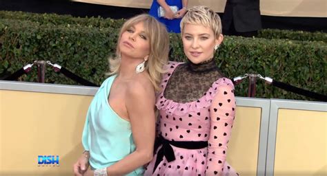 Kate Hudson And Her Mom Goldie Hawn Talk A Lot About Sex Dish Nation