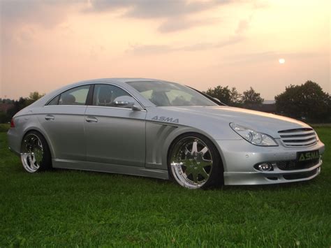 Mercedes benz cls 500 2008. 2005 Mercedes-Benz CLS 500 Image