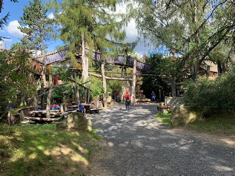 Der grüngeringelte abenteuerfreizeitpark mit kultur, natur, kunst, dem ersten deutschen baumhaushotel. Aktuelles > News > Kreis­jugend­feuerwehr Spree-Neiße