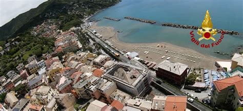 Crollo Hotel A Moneglia Le Immagini Del Drone