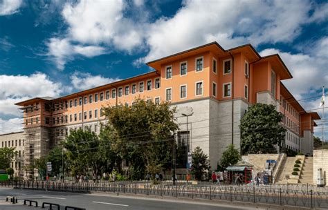 Beyazıt Meydanı ndan Taksim Meydanı na Bellek Mekanları