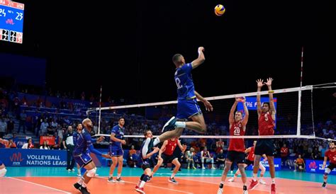 Brasil estaba al borde del precipicio en su segundo partido del voleibol masculino en tokyo 2020. Vóley: se puso en marcha la Liga A1 de vóleibol masculino ...