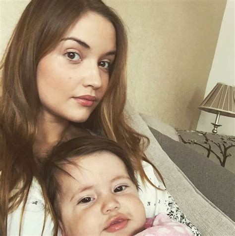 Jacqueline Jossa Looks Fresh Faced As She Flaunts Her Natural Beauty On A Solo Selfie Mirror