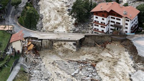Les Terribles Images Des Dégâts Causés Par Les Crues Dans Les Alpes