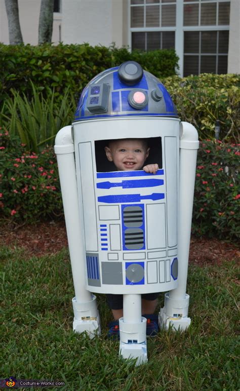 This year my 3 year old little man wanted to be r2d2 for halloween. R2D2 Costume | Creative DIY Costumes