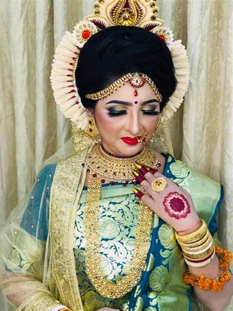 Pin By Shaoni Karak On My Saves In 2020 Bridal Nose Ring Bengali Bridal Makeup Bengali Bride