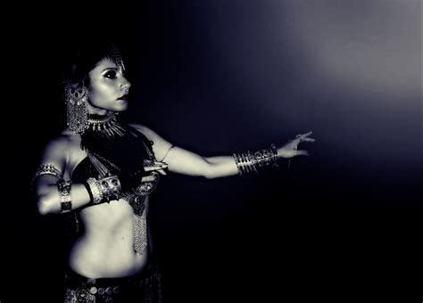 Bindu Bolar The Tribalina Tribal Fusion Belly Dance Strings Of Heritage