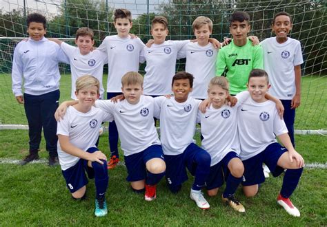 Die meisten fussballschuhe von nike sind sehr gut geeignet für die sprinter im fussball oder spieler mit schmalen füssen. D-Jugend - U13 - Fußball