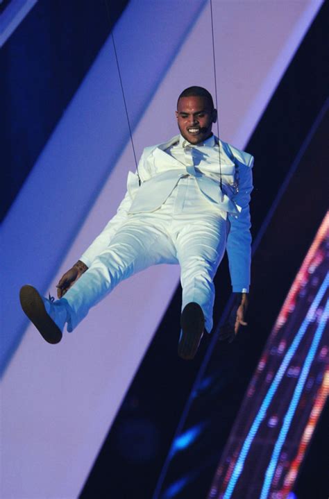 Chris Brown Takes Flight With His 2011 Vma Performance