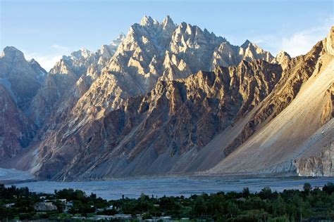 The Karakoram Is A Mountain Range Spanning The Borders Of India