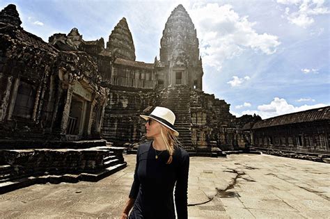 27 Year Old Woman To Become First Female Ever To Visit Every Country On Earth The Discover Reality