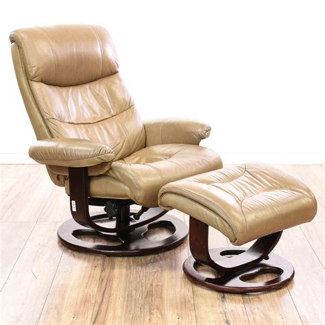 This Lane Recliner And Ottoman Are Upholstered In A Durable Tan Vinyl