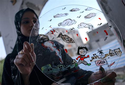 Palestinian Artist Turns Rubbles Into Artwork Post The Recent Gaza
